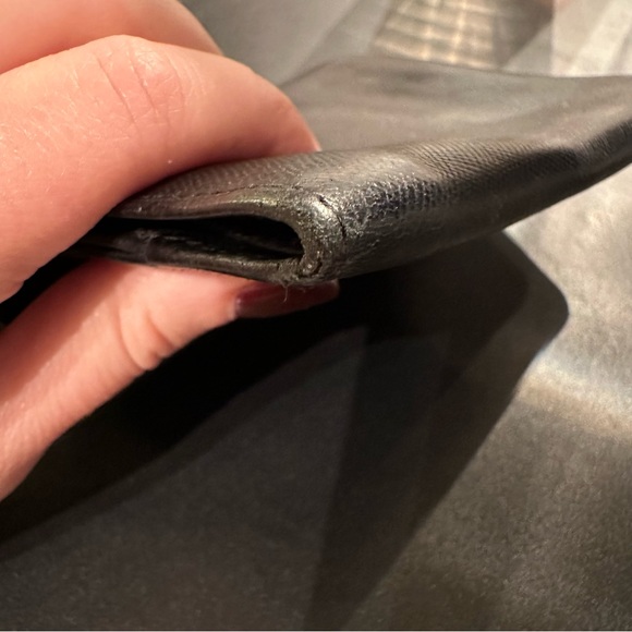 Vintage Prada Bi-Fold Saffiano Women’s Black Leather/Nylon Wallet (Model M172) - Picture 6 of 11